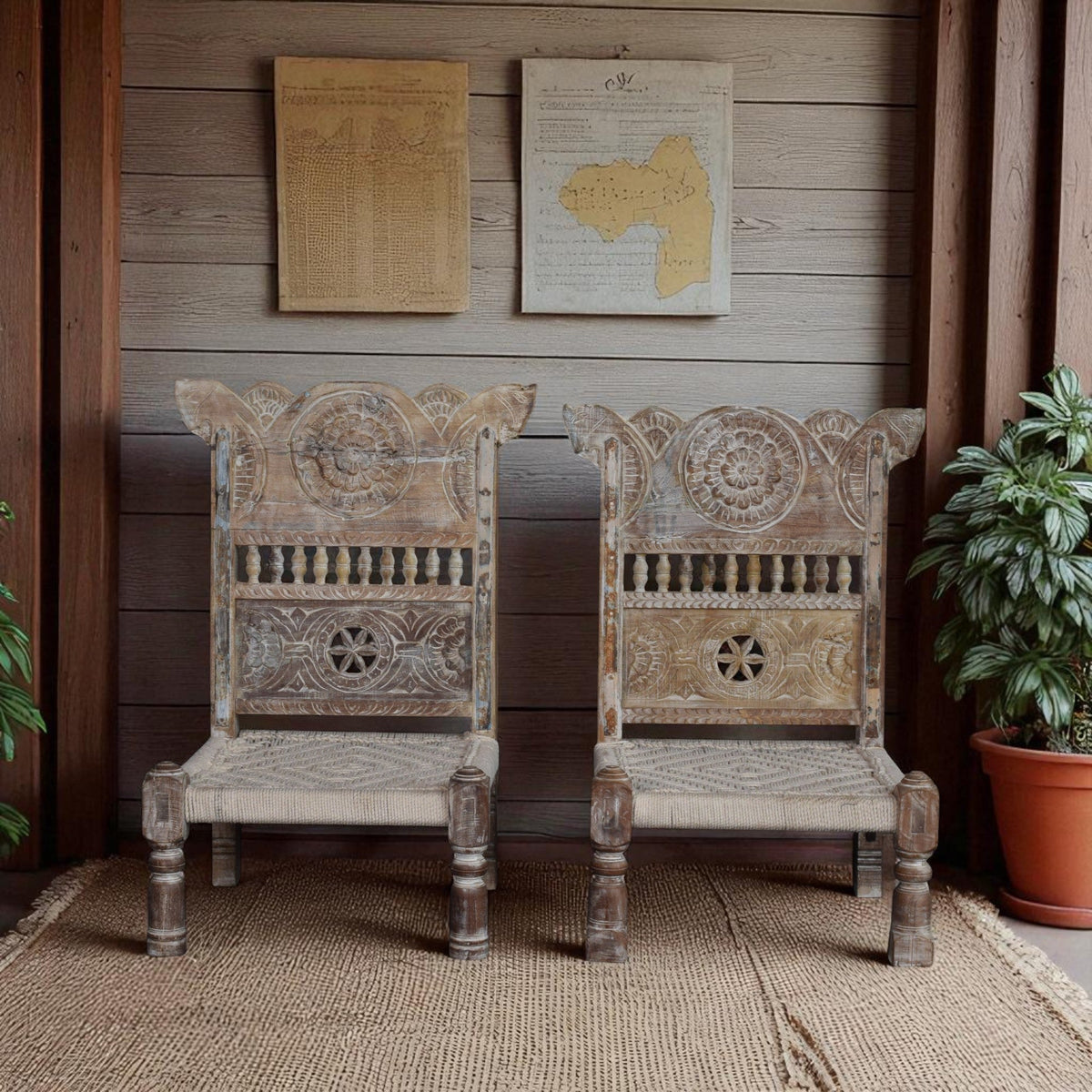 Pida Chair – Antique Hand-Carved Wooden Seating with Timeless Charm