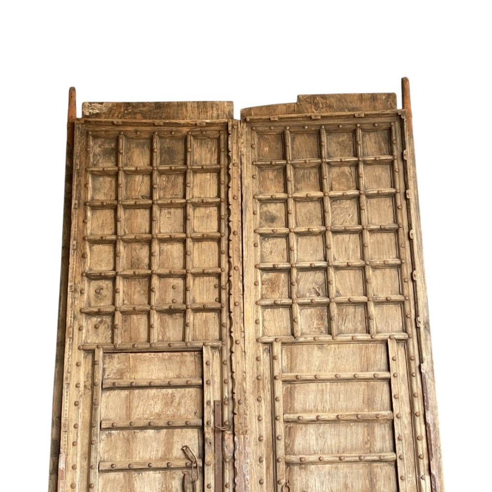 WOODEN DOOR