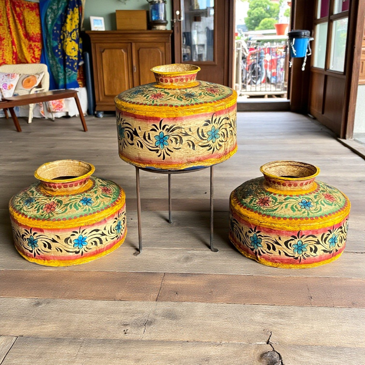 IRON HAND PAINTED POT