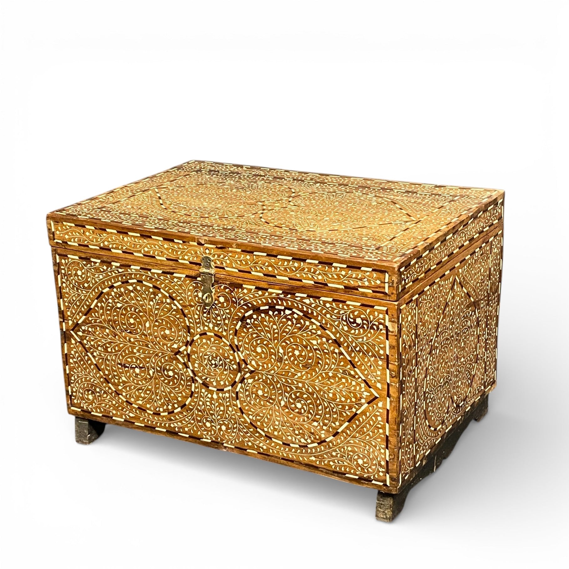 Vintage Mandala Trunk