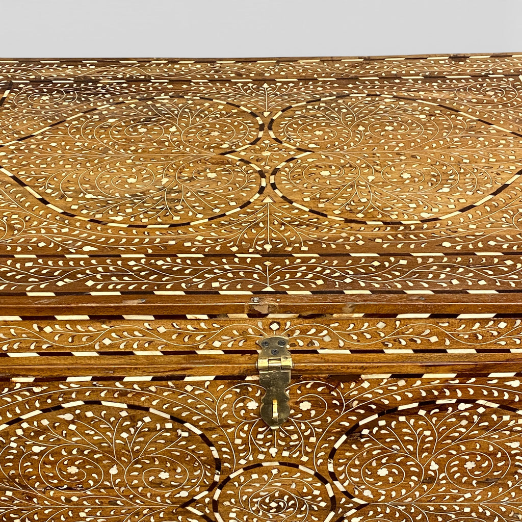 Vintage Mandala Trunk