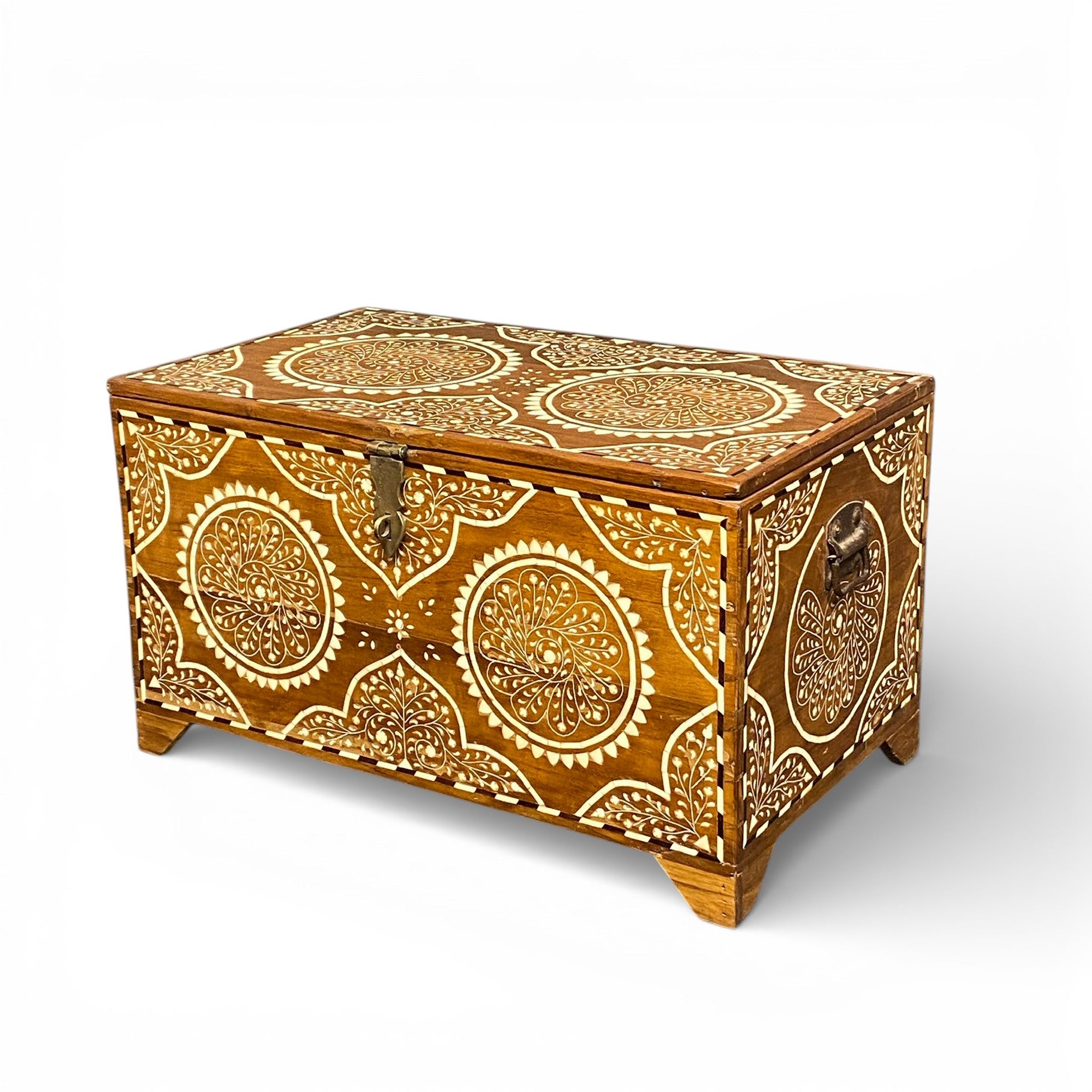 Vintage Mandala Trunk