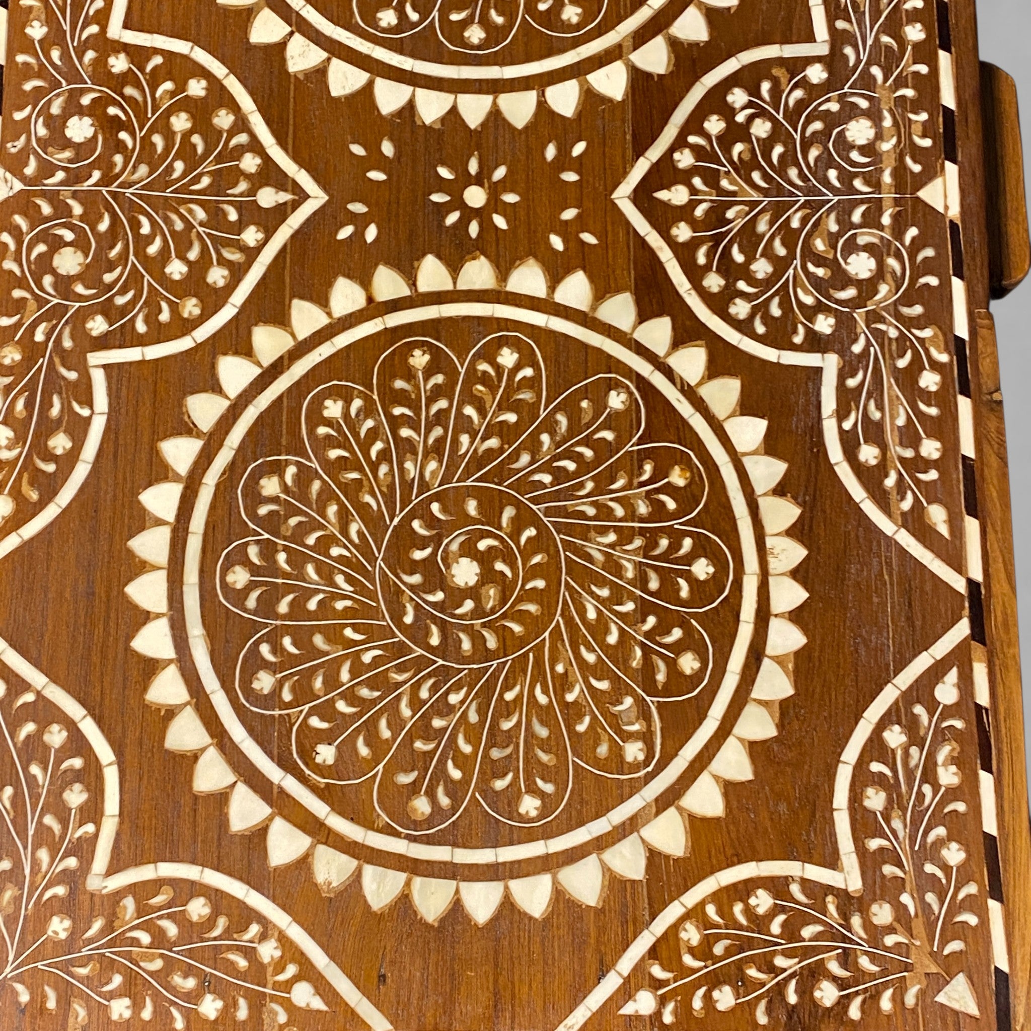 Vintage Mandala Trunk