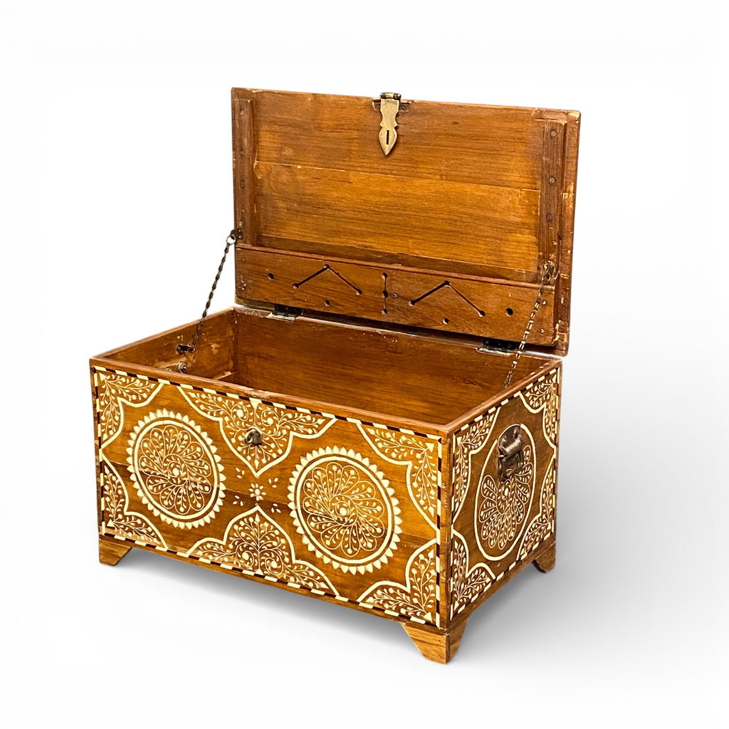 Vintage Mandala Trunk