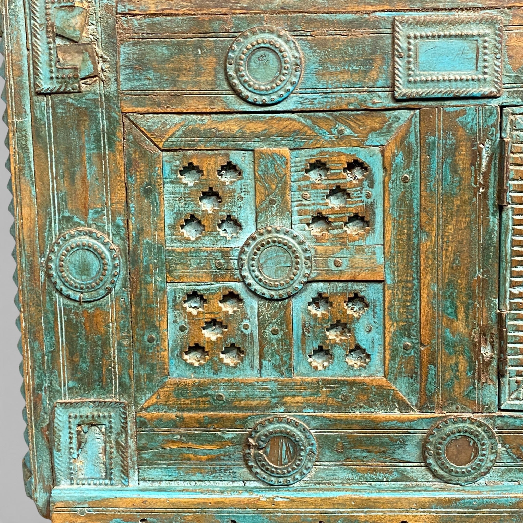 Heritage Wooden Damchiyan