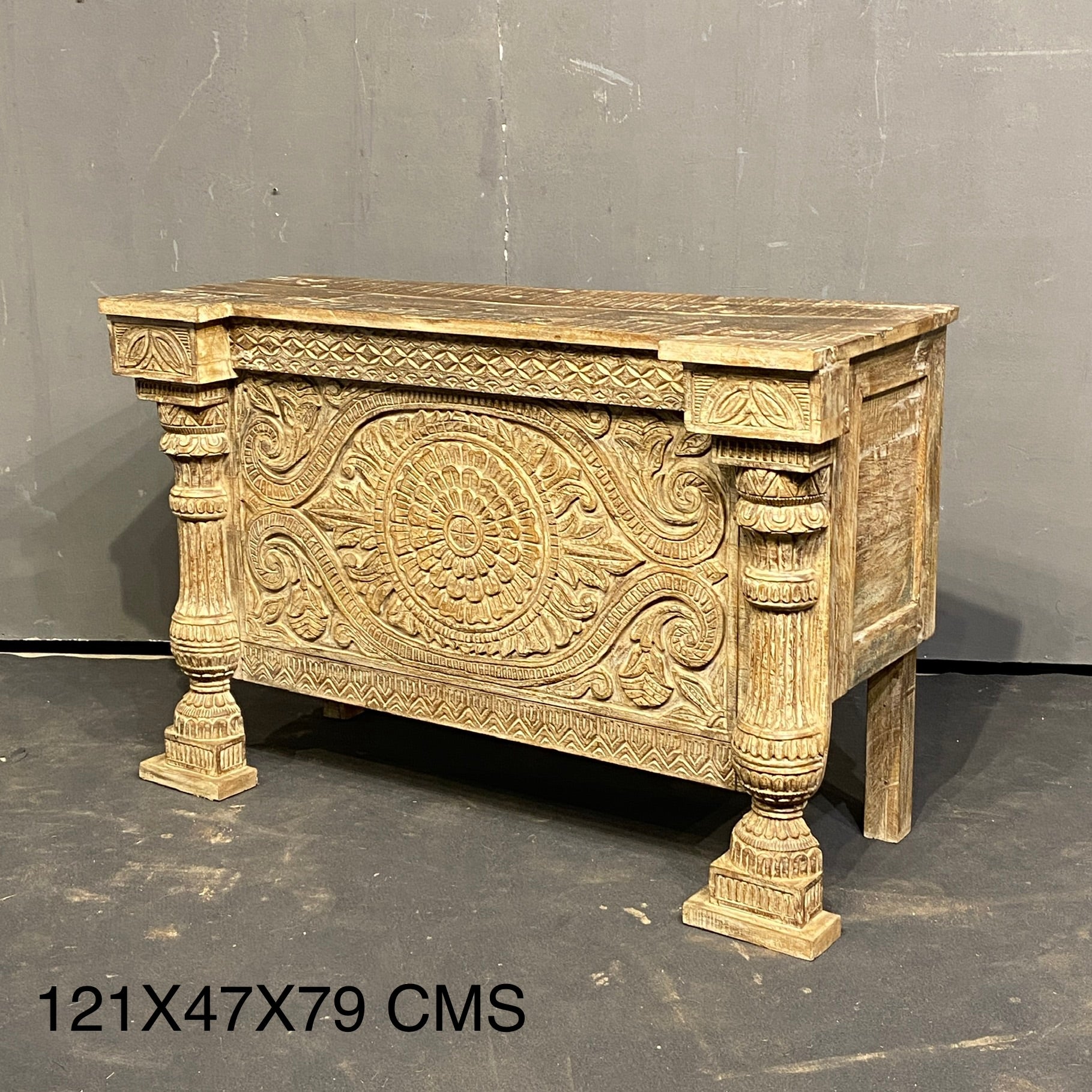 Royal Heritage Console