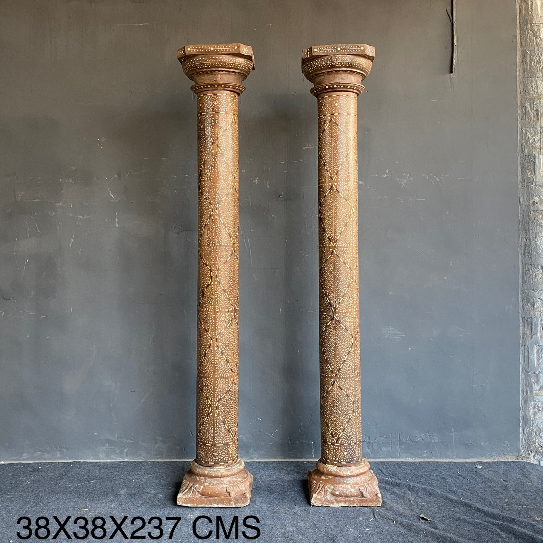 Teak Bone Pillar