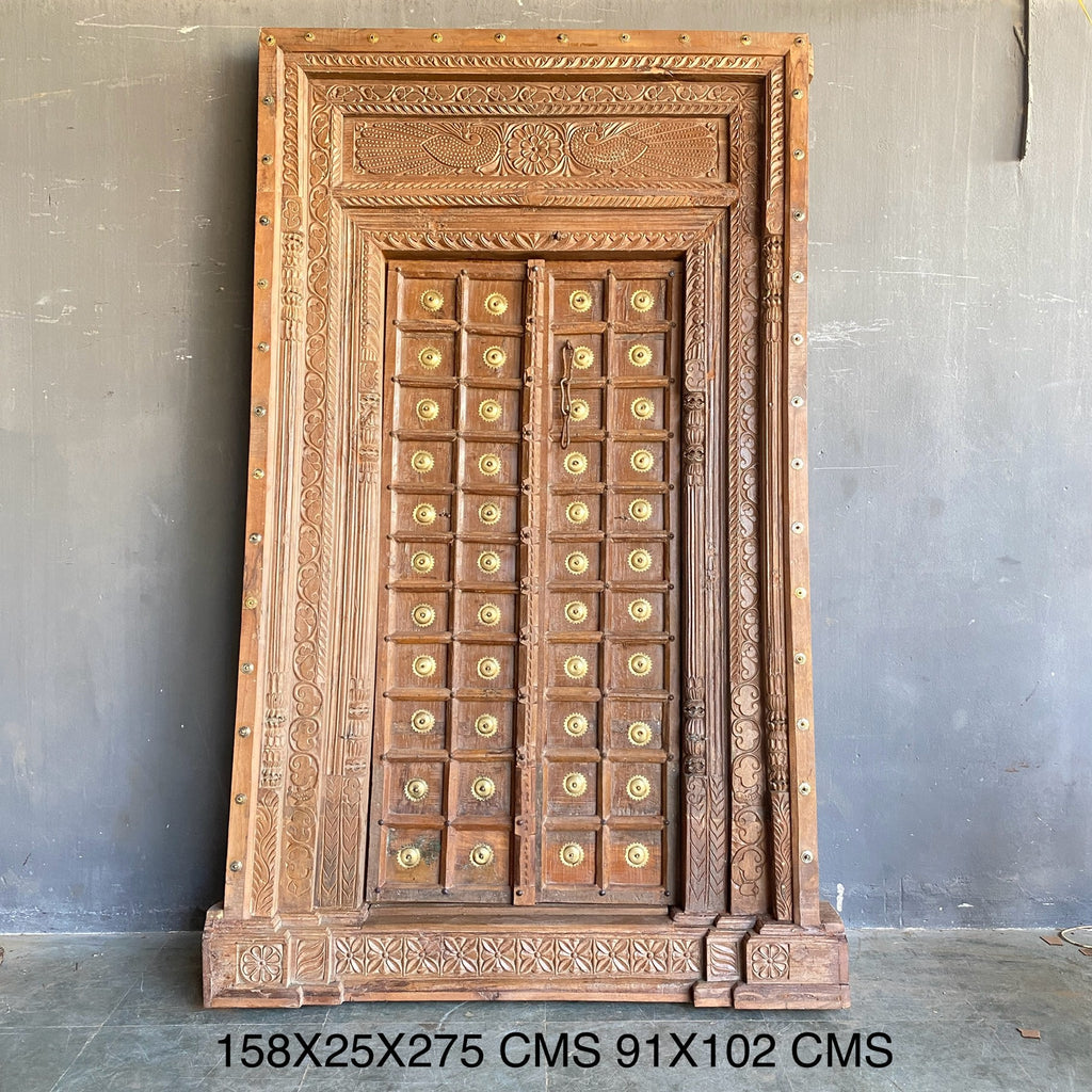 WOODEN DOOR