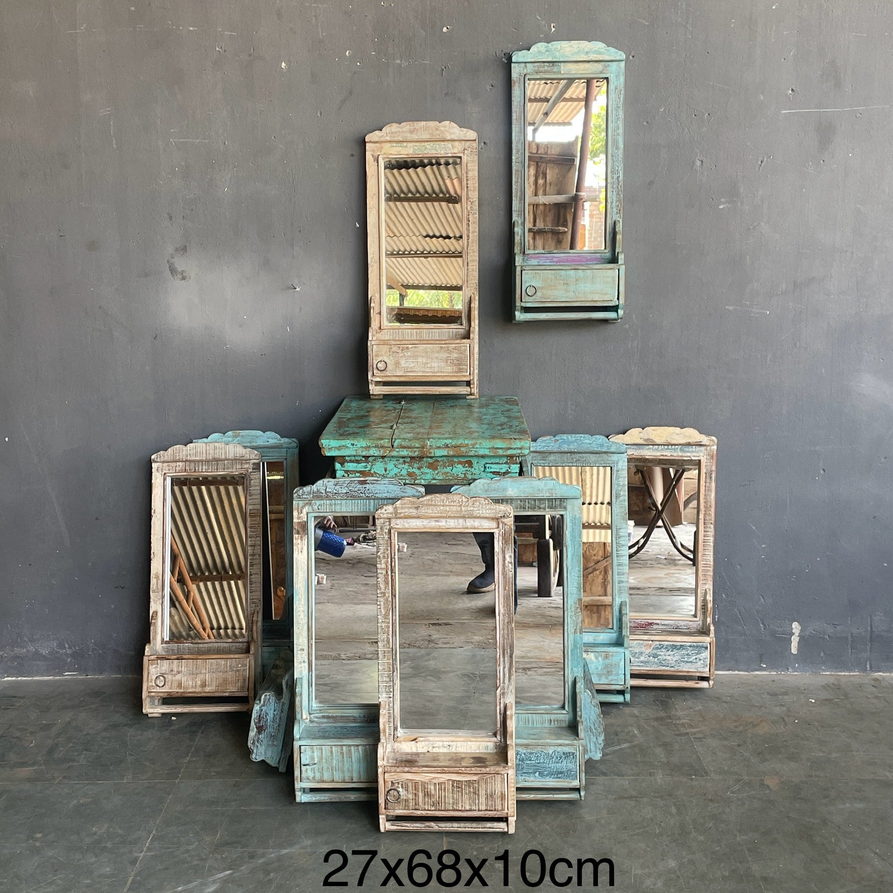 VINTAGE STYLE MIRROR FRAME