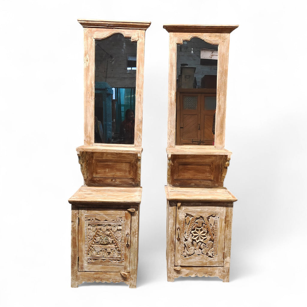 WOODEN DRESSHING TABLLE