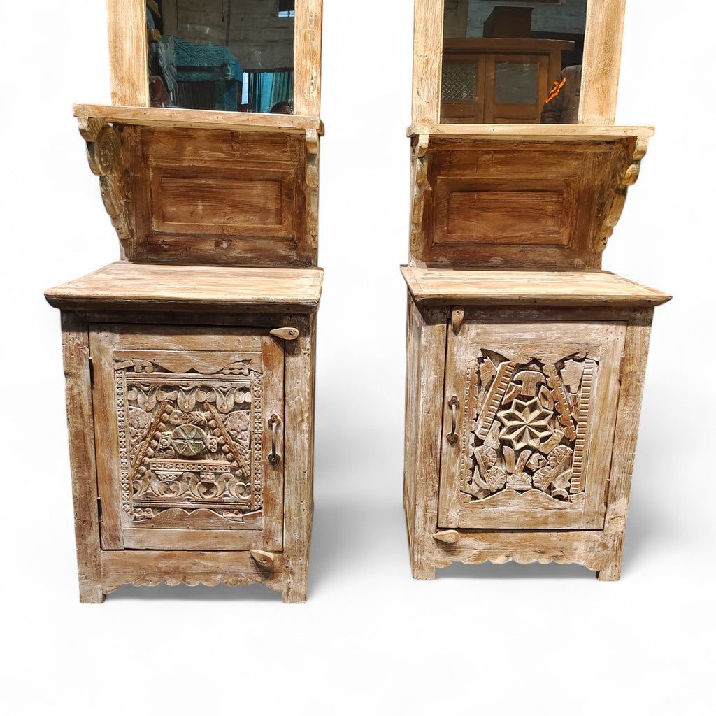 WOODEN DRESSHING TABLLE