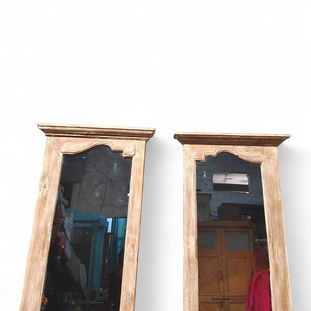 WOODEN DRESSHING TABLLE