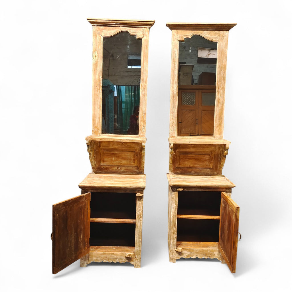 WOODEN DRESSHING TABLLE