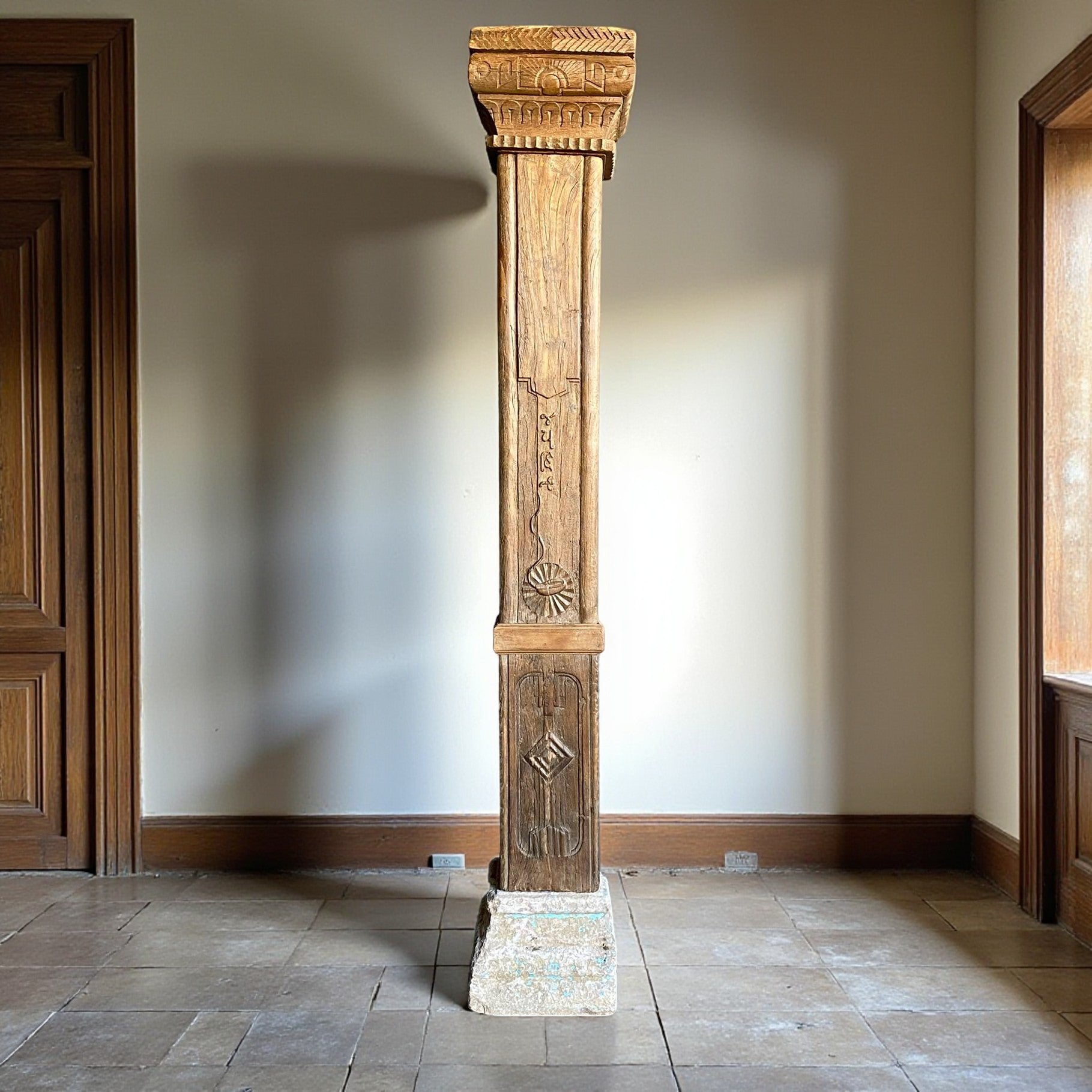 WOODEN PILLAR