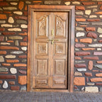 WOODEN DOOR
