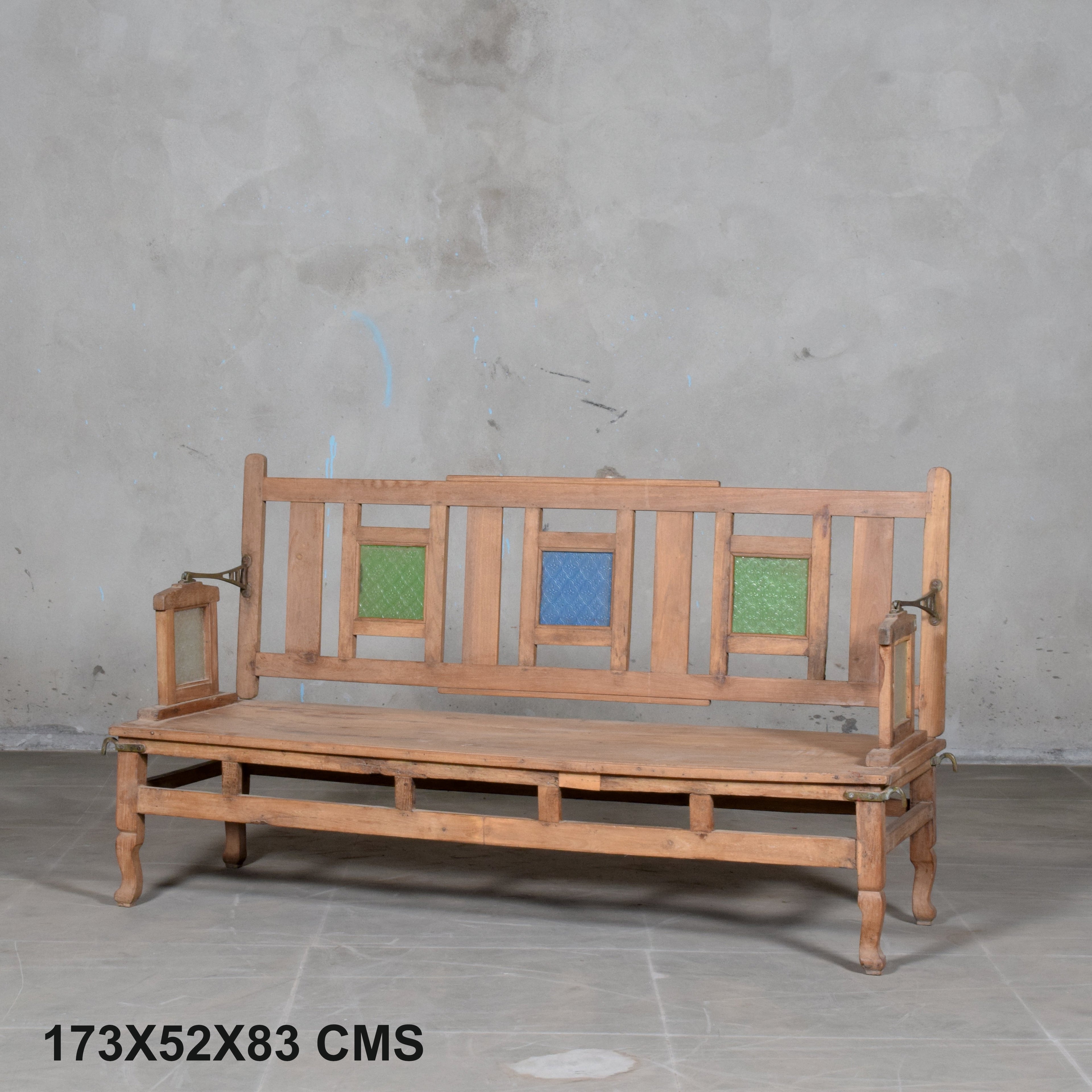 WOODEN BENCH