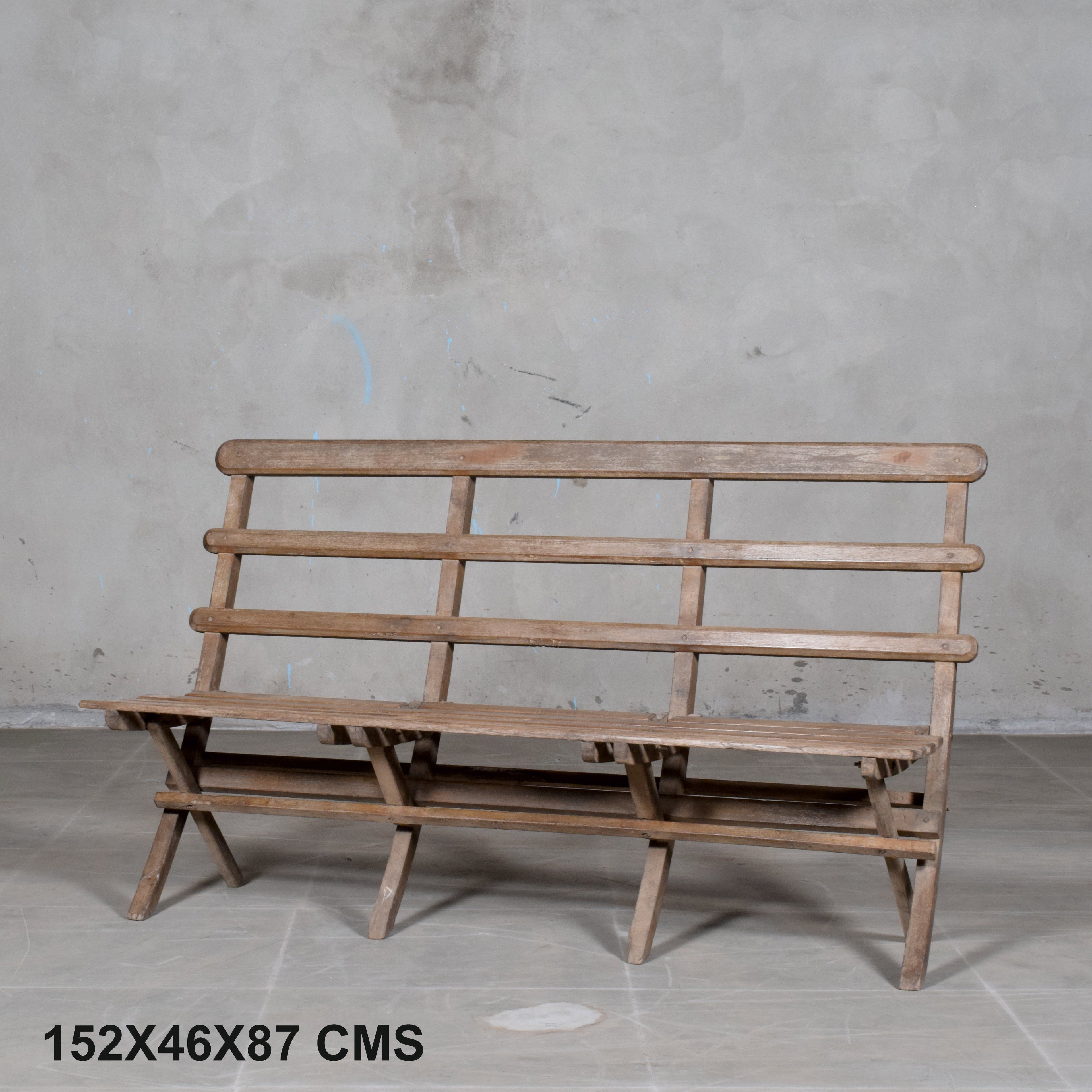 WOODEN BENCH