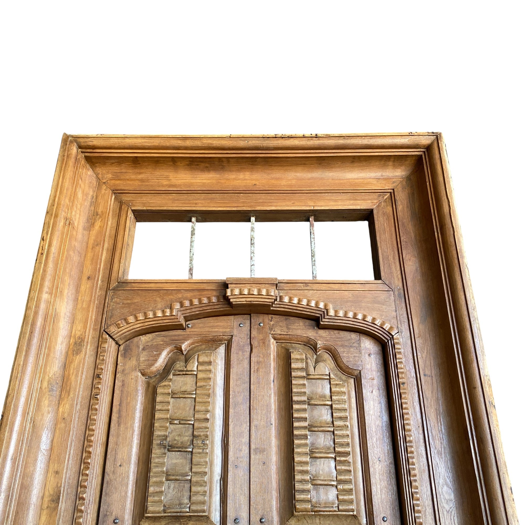 WOODEN DOOR