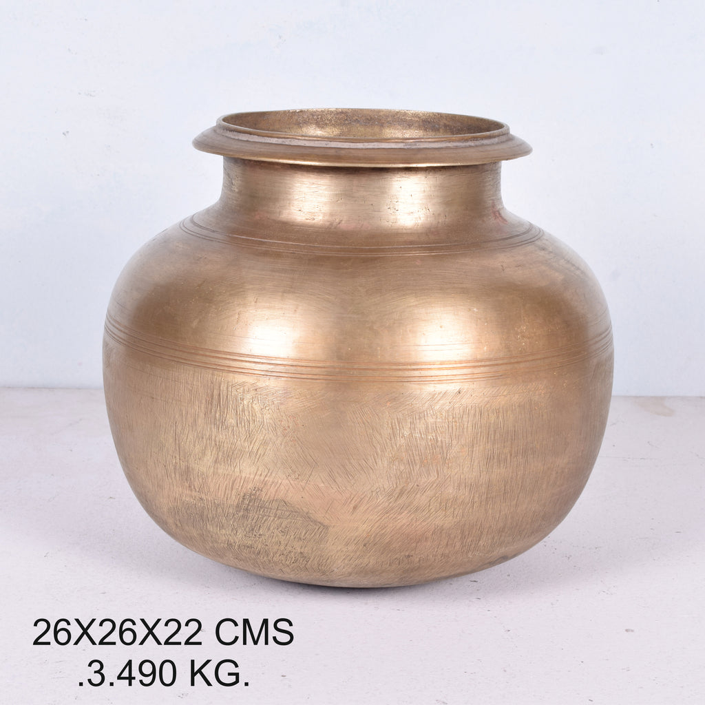 BRASS POT