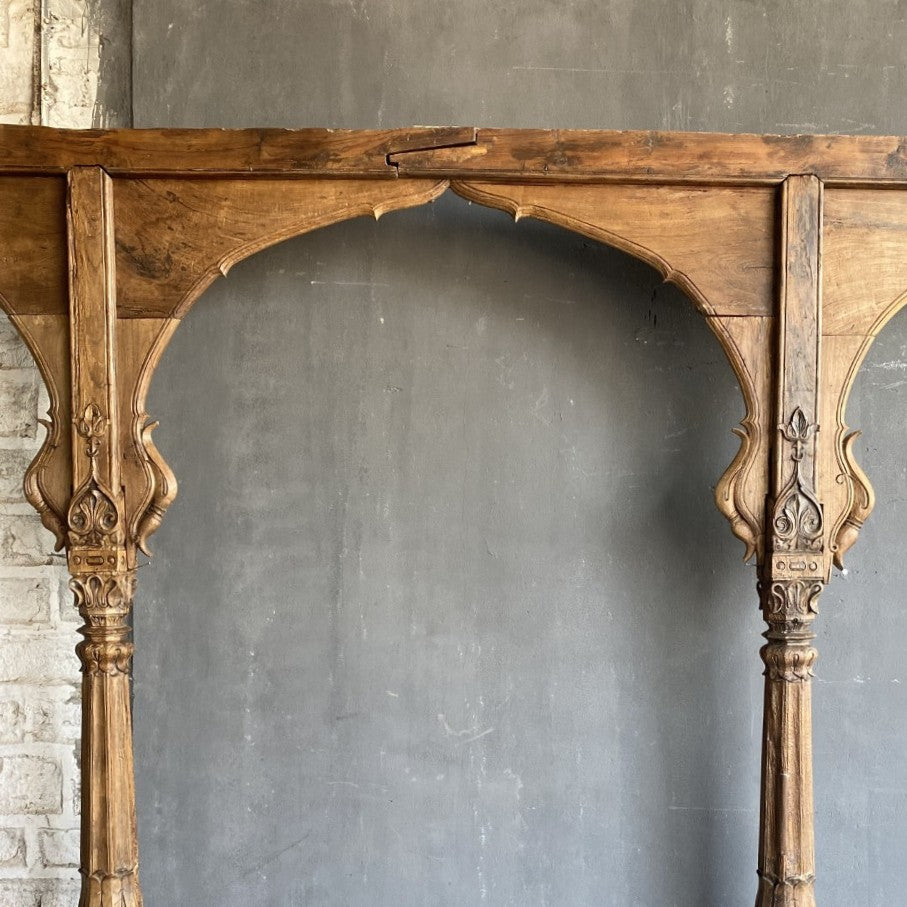 WOODEN ARCH