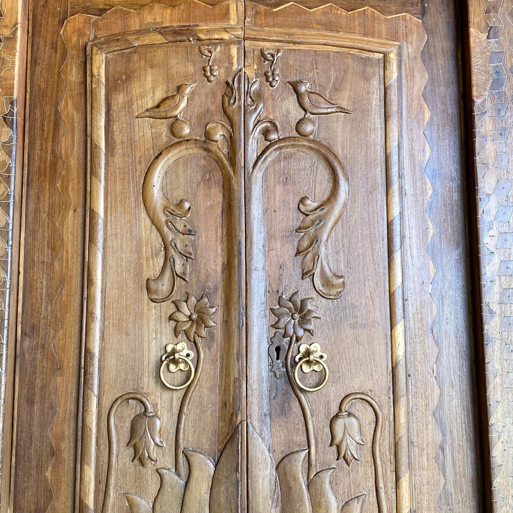 WOODEN DOOR