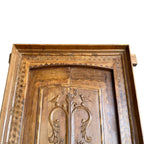 WOODEN DOOR