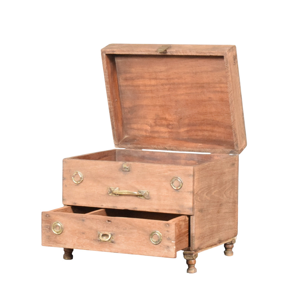 VINTAGE WOODEN BOX