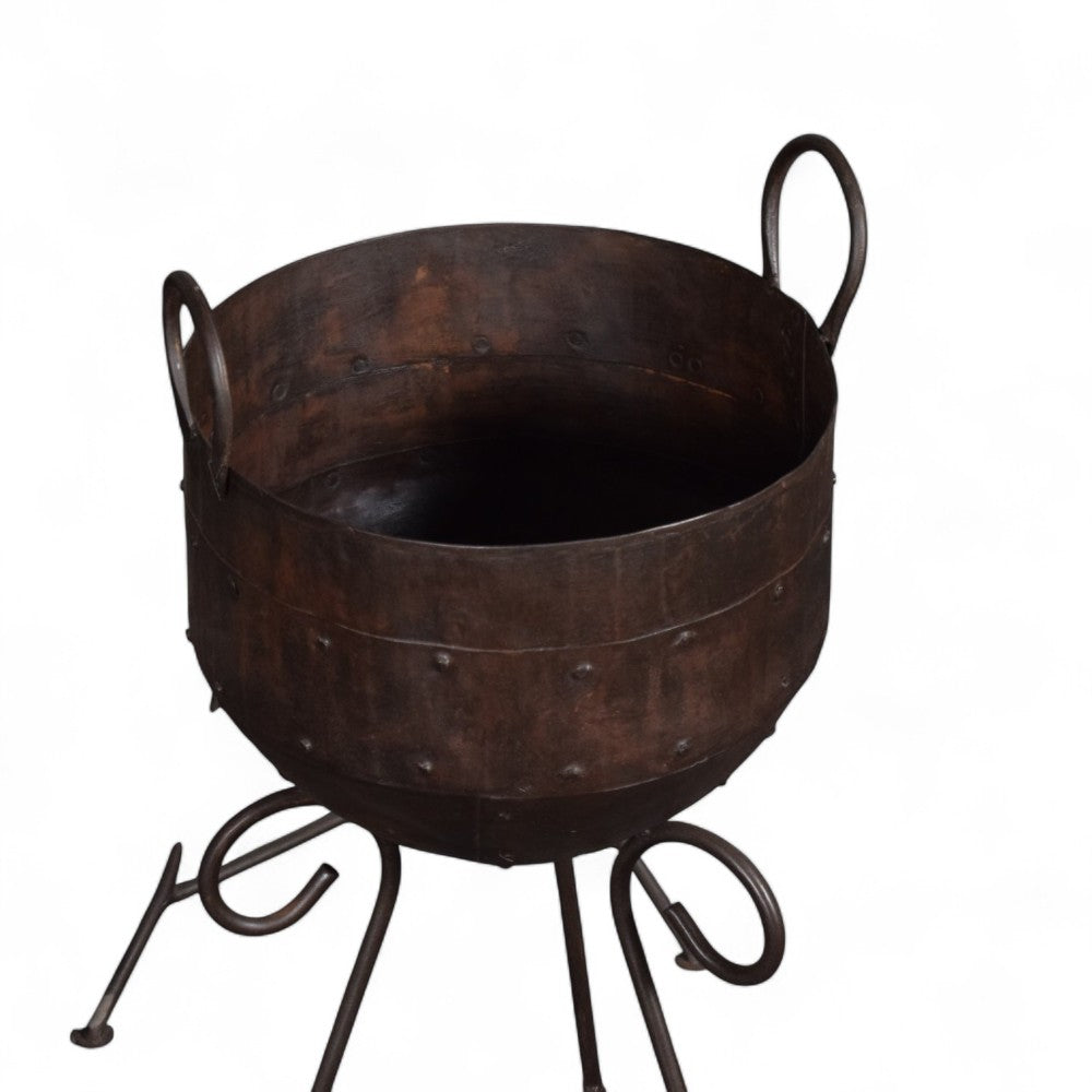 IRON POT