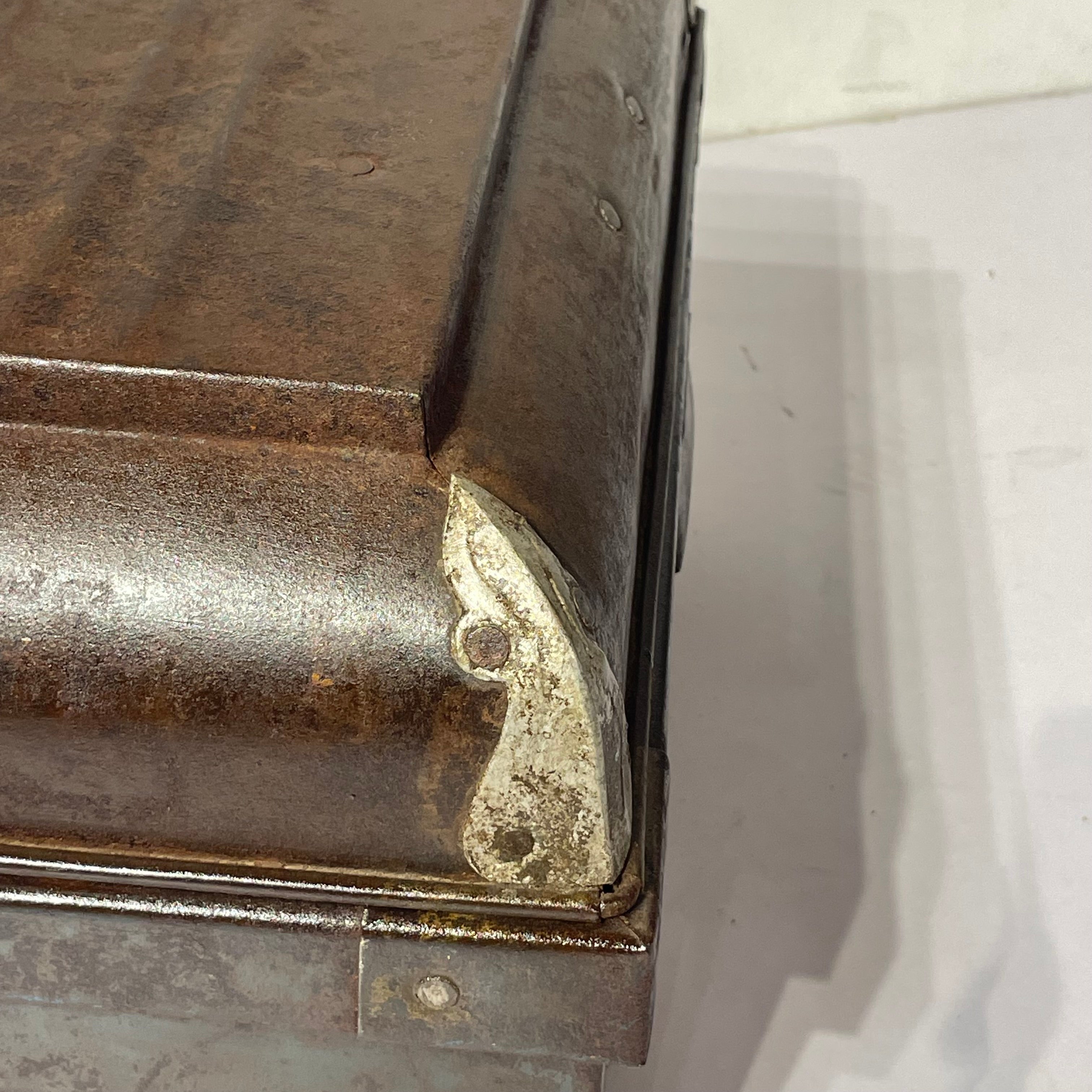 Vintage Iron box