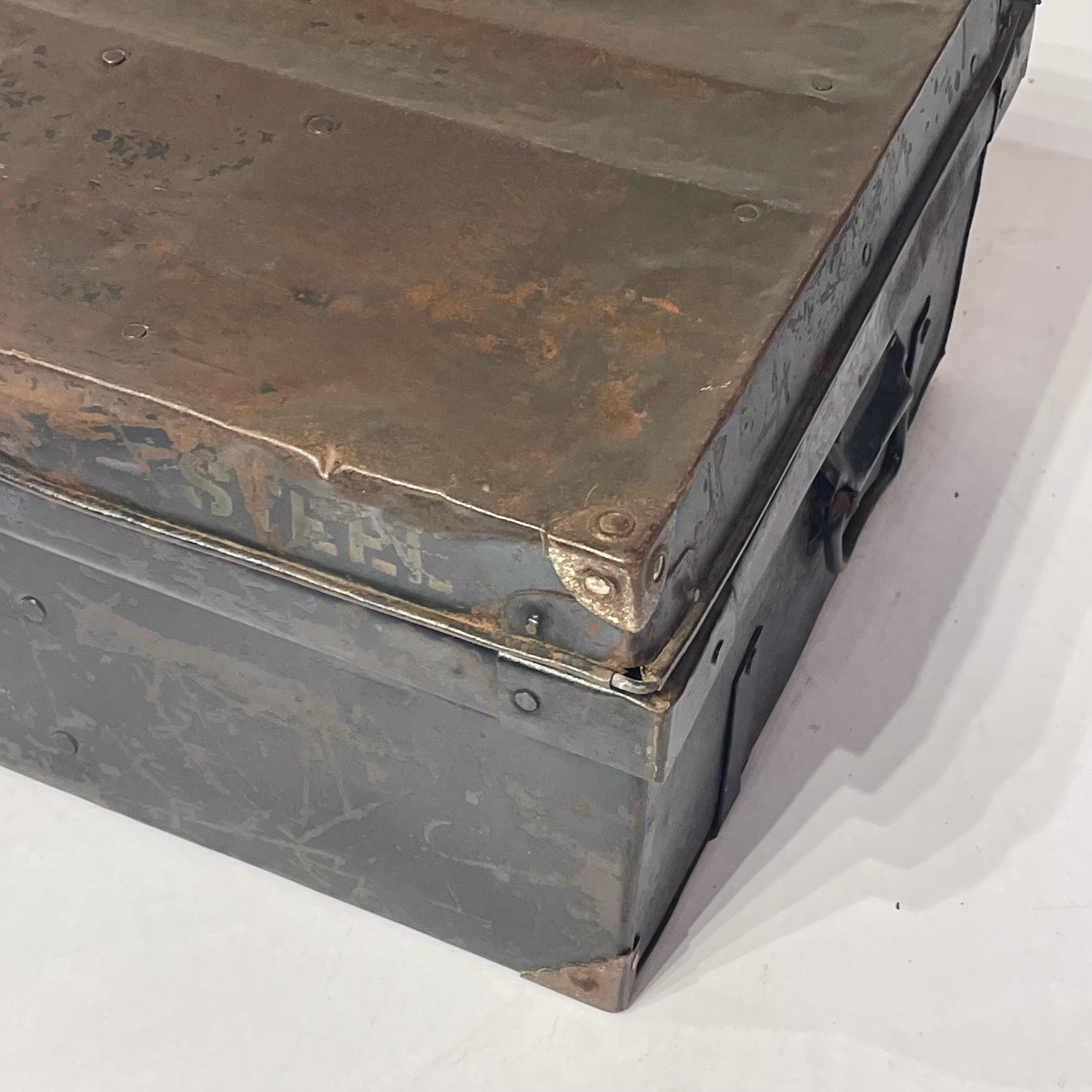 Vintage Iron box