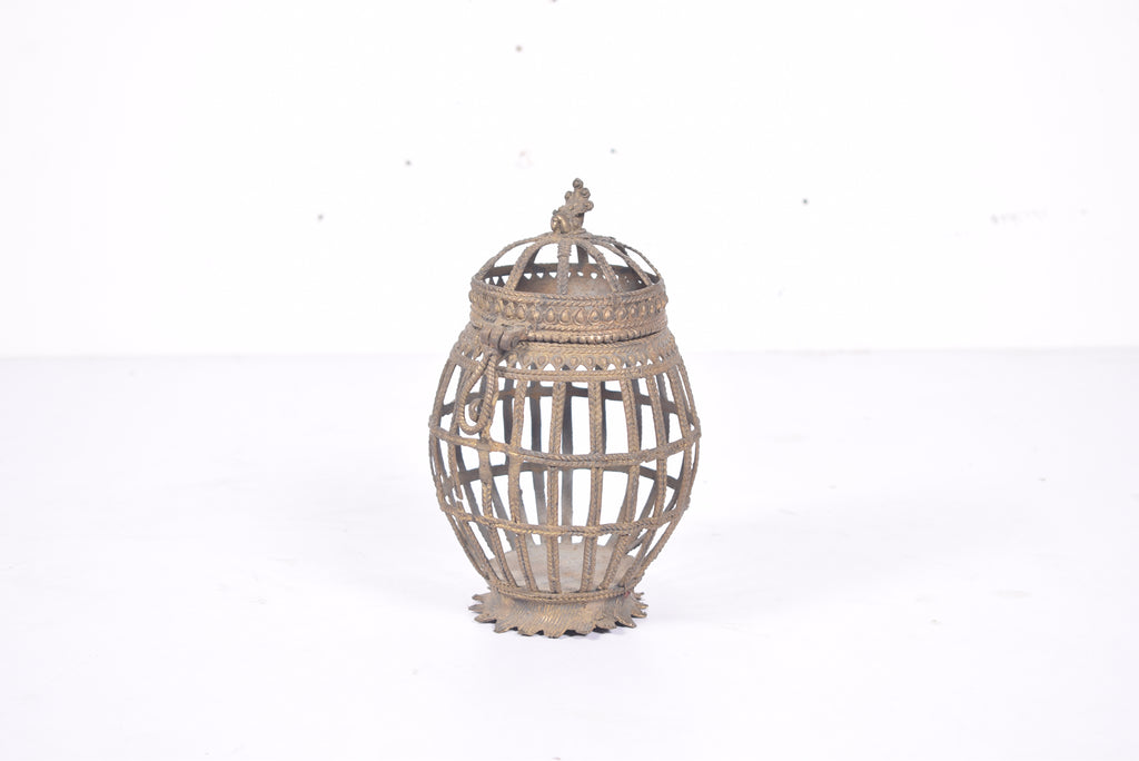 Royal Lattice Cage