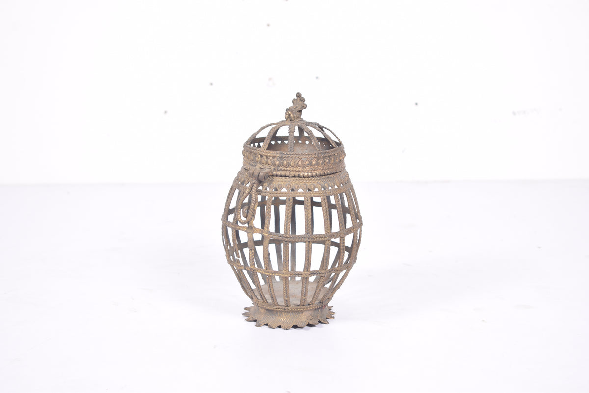 Royal Lattice Cage