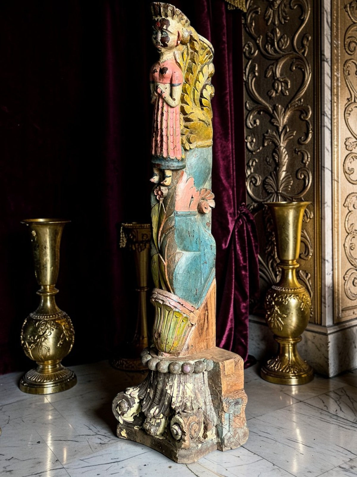 Painted Figurine Bracket – handcrafted vintage Indian decor from Jodhpur, Rajasthan