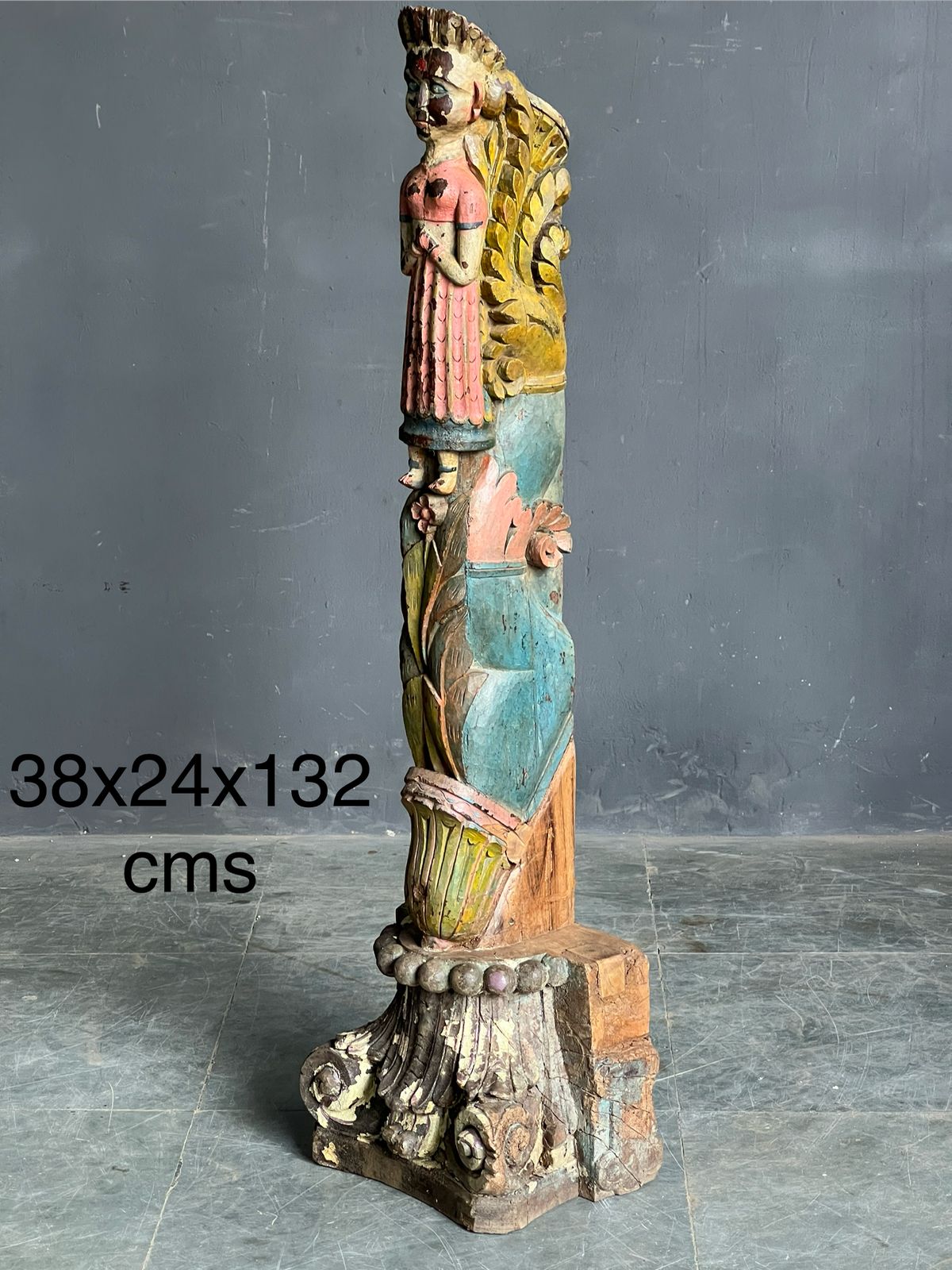 Painted Figurine Bracket – handcrafted vintage Indian decor from Jodhpur, Rajasthan