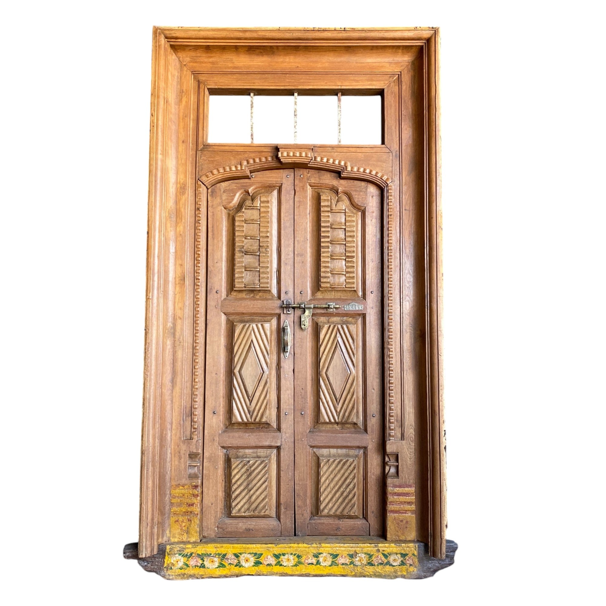 WOODEN DOOR