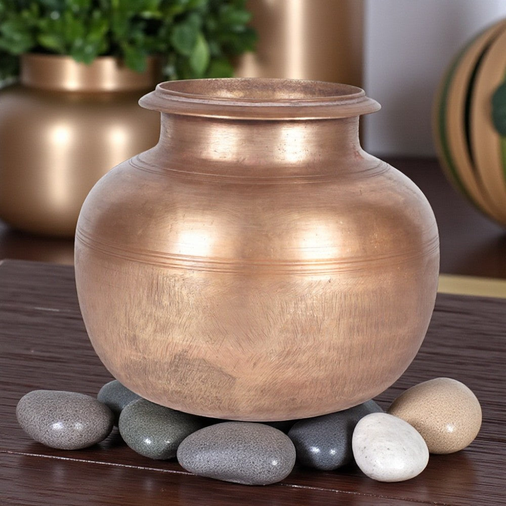 BRASS POT