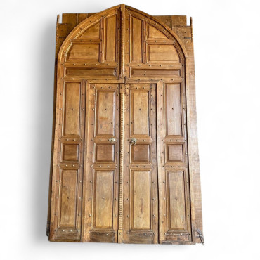 WOODEN DOOR