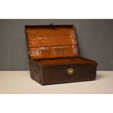 IRON TRUNK