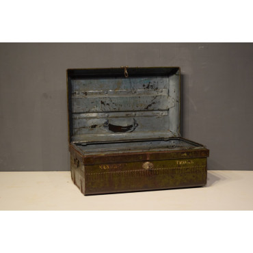 IRON TRUNK